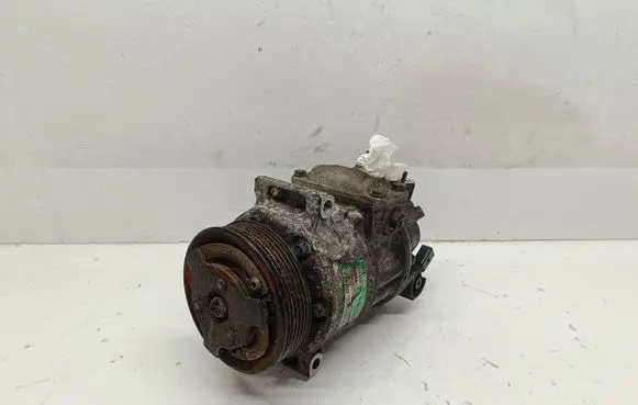 Volkswagen PASSAT B6 Air conditioning (A/C) compressor (pump) 1K0820803S 09075601 8680F