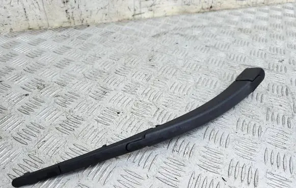 Rear wiper blade arm