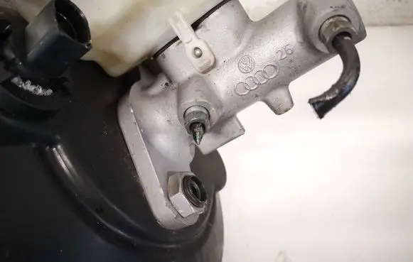 Audi Q7 4L Master brake cylinder 