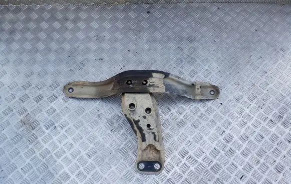 Subaru Forester SG Gearbox mounting bracket