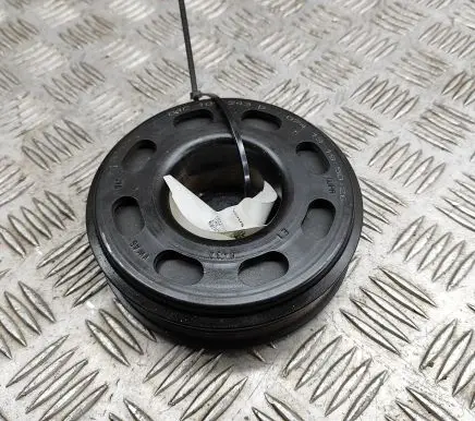 Volkswagen Polo V 6R Crankshaft pulley 04C105243D