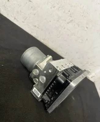 BMW 5 G30 G31 ABS Pump 6893768