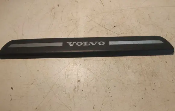 Volvo V50 Front sill trim cover 30744287 08622671