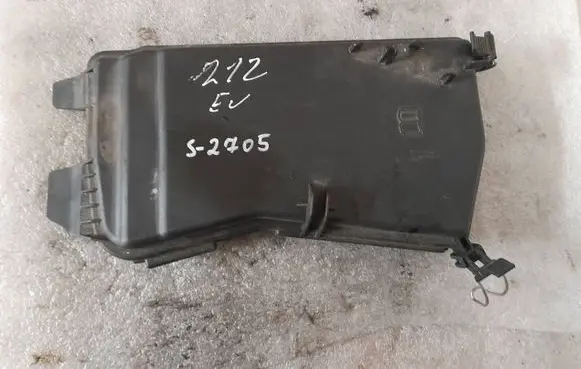 Mercedes-Benz E W212 Fuse box cover a2125400082 2125400082