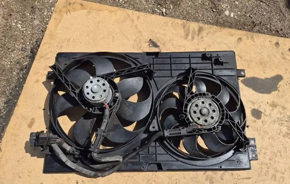 Volkswagen Bora Electric radiator cooling fan 1J0121207M