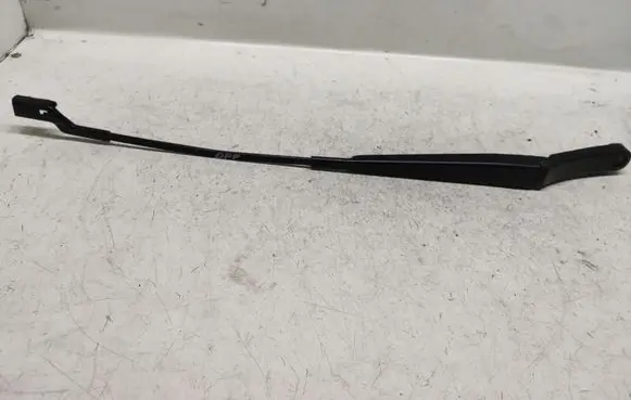 Volkswagen PASSAT B7 Front wiper blade arm