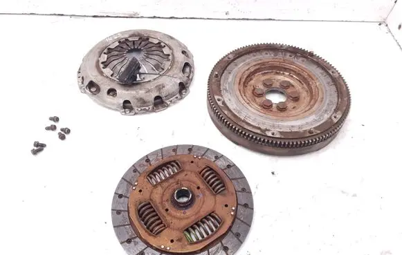 Volkswagen Fox Clutch set kit 045105273D