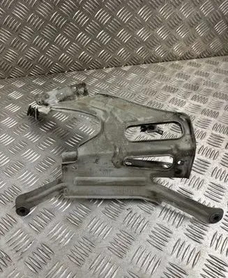 Audi A6 S6 C8 4K Fender mounting bracket 4K0821132