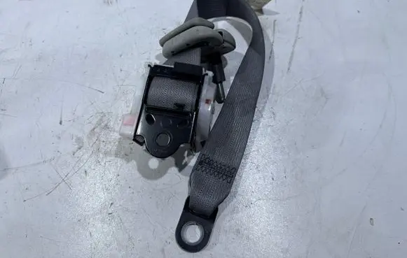Toyota Prius+ (ZVW40) Third row seat belt C7026