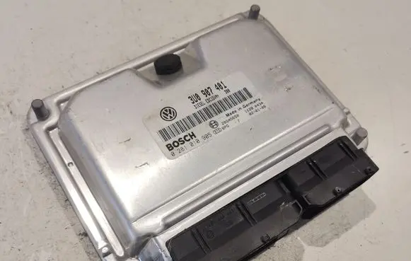 Skoda Superb B5 (3U) Engine control unit/module 3U0907401 0281010905 28SA5650