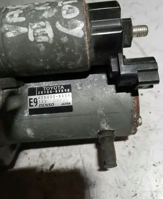 Toyota Yaris Starter motor 
