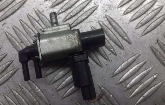 Ford Mondeo MK IV Valve vacuum 4M5G-9A500-NB