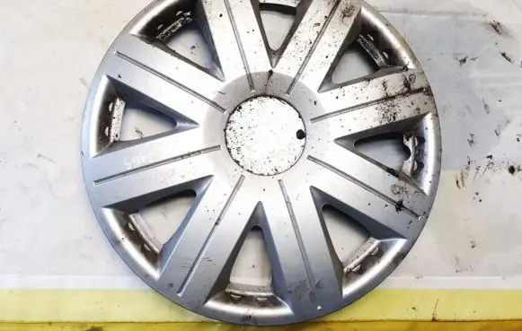 Volkswagen PASSAT B5.5 R15 wheel hub/cap/trim 