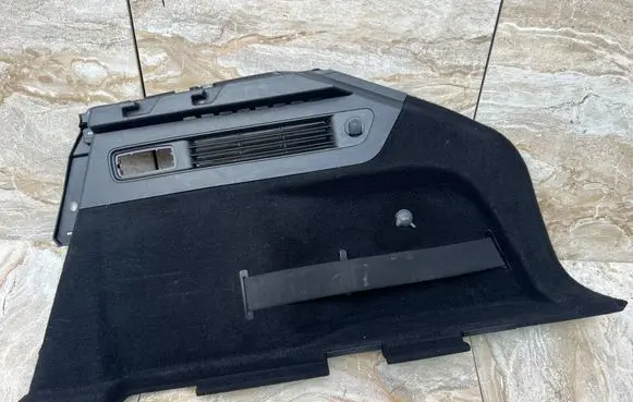 Maserati Levante Trunk/boot lower side trim panel 06700983800 36043