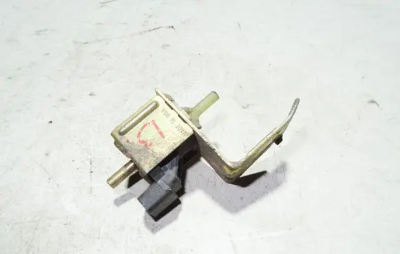 Audi A6 S6 C4 4A Turbo solenoid valve 437906283A