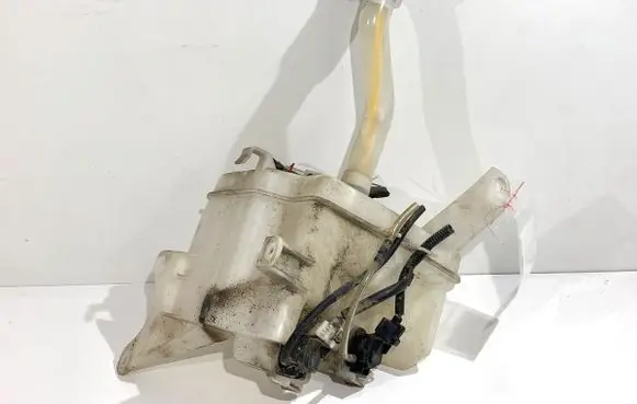 Toyota Auris 150 Windshield washer fluid reservoir/tank 060851252