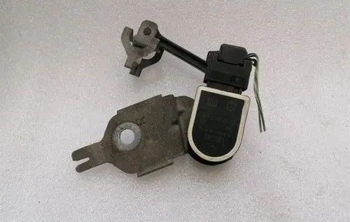 Mercedes-Benz C W205 Front air suspension height level sensor A2059057001