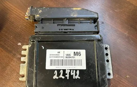 Chevrolet Lacetti Engine control unit/module 96394701