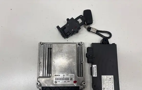 BMW 5 E60 E61 Engine ECU kit and lock set 7806987 1039S21200 0281014436