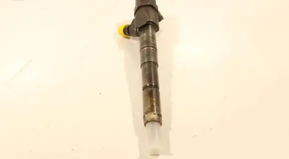 Opel Insignia A Fuel injector 0445110327