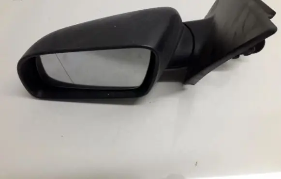 Volkswagen Polo Front door electric wing mirror e1010695