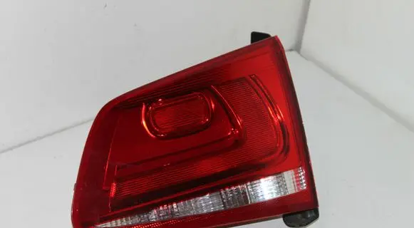 Volkswagen Touareg II Tailgate rear/tail lights 7P6945094A
