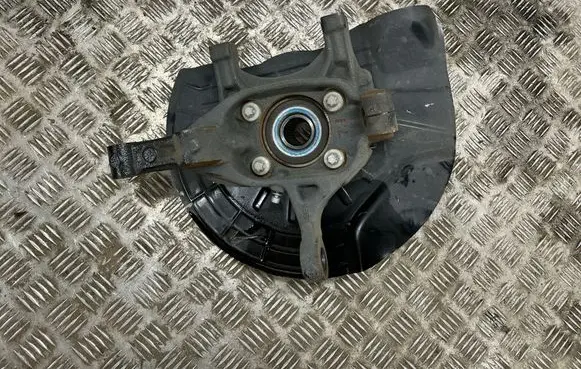 Dodge Hornet Front wheel hub 68607142aa 50571791 68526147aa