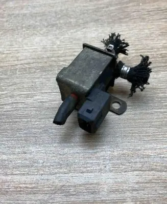 Audi A4 S4 B5 8D Turbo solenoid valve 028906263J