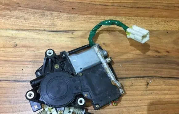 Front door window regulator motor