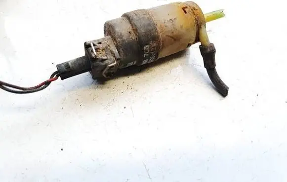Opel Vectra C Windscreen/windshield washer pump 090508705
