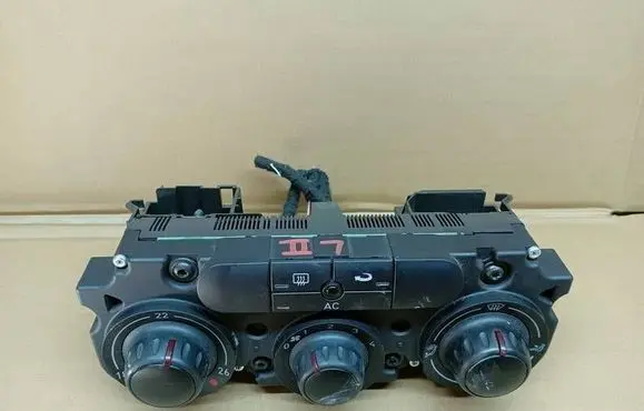 Seat Leon (1P) Climate control unit