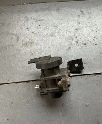 Mercedes-Benz E W212 Turbo solenoid valve 0005450327