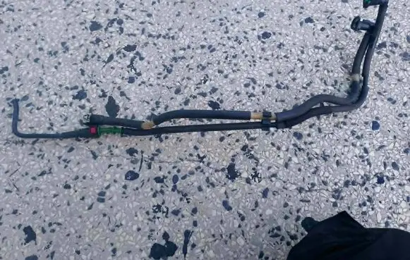 Ford Mondeo MK IV Fuel line pipe