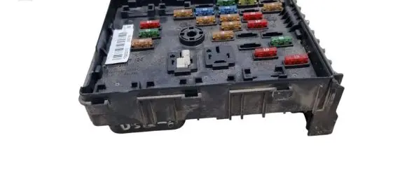 Volkswagen PASSAT B6 Fuse box set 3C0937125