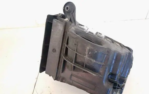 Renault Scenic III - Grand scenic III Air filter box 8200947663