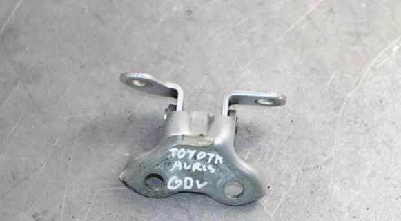 Toyota Auris E180 Rear door upper hinge