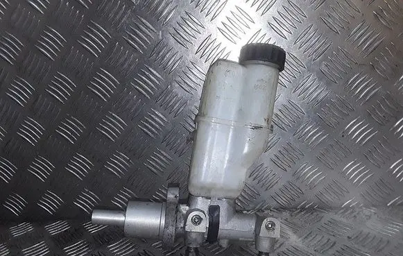 Master brake cylinder