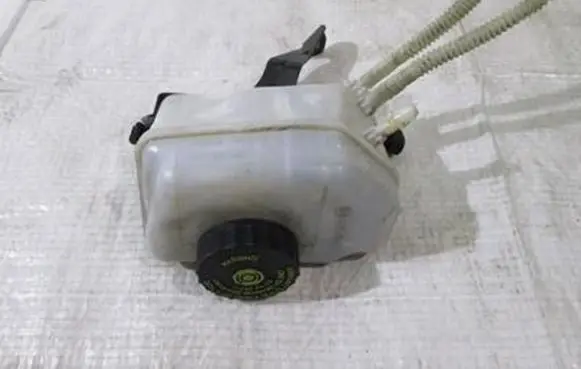 Opel Adam Power steering fluid tank/reservoir