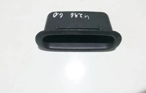 Mitsubishi Pajero Sport I Other interior part mr817150