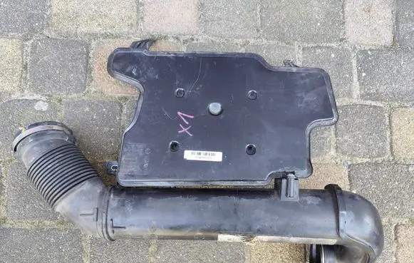 Intake resonator