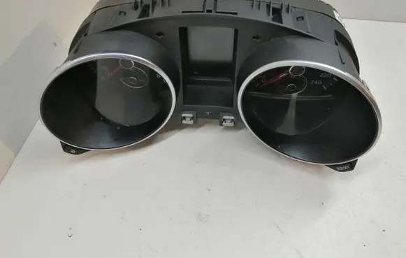 Volkswagen Golf VI Speedometer (instrument cluster) 5K0920870B