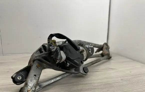 Mazda 2 Front wiper linkage and motor