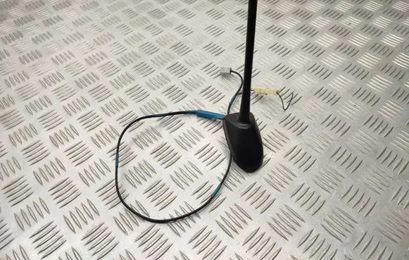 Toyota Avensis T270 Radio antenna 