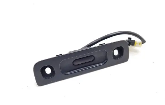 Suzuki Kizashi Tailgate opening switch 