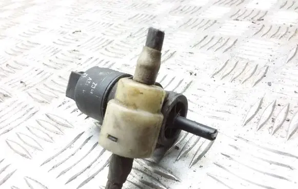 Opel Astra G Windscreen/windshield washer pump