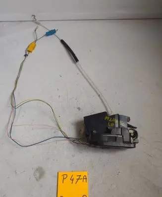 Mercedes-Benz Vaneo W414 Front door lock 3824728