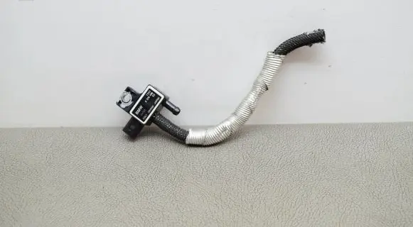 BMW 3 F30 F35 F31 Exhaust gas pressure sensor 8570686
