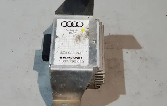 Audi A2 Sound amplifier 8Z0035223