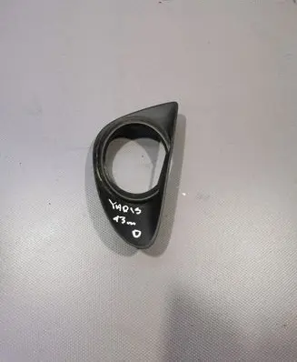 Toyota Yaris Front fog light trim/grill