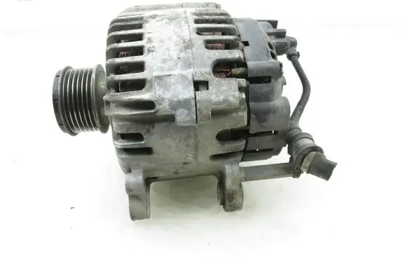 Volkswagen Golf V Generator/alternator 06F903023C